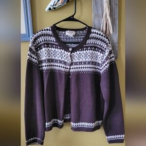 Women's Nordic Style Sweater. SIZE M/L